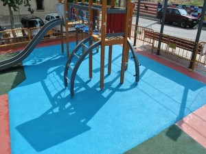 Suelos continuos para parques infantiles